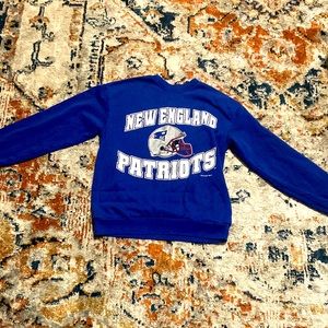 Vintage New England Patriots 1997 boys sweatshirt.